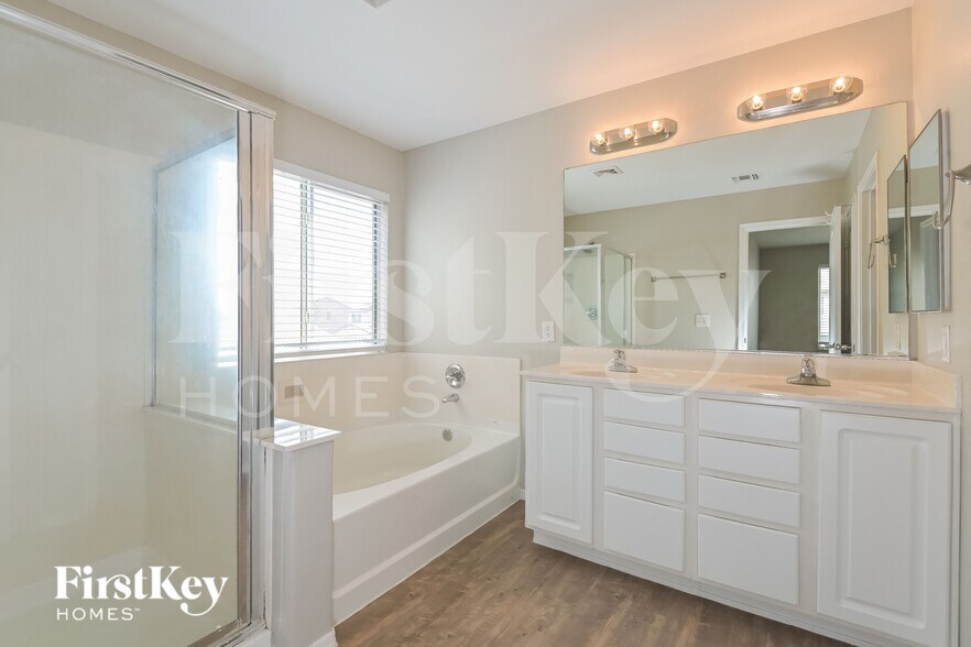 Building Photo - 6887 S Martlet Dr