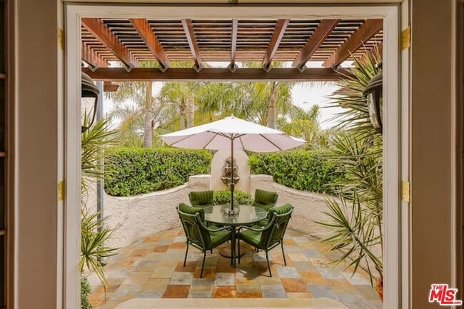 Building Photo - 1203 S Rimpau Blvd