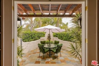 Building Photo - 1203 S Rimpau Blvd