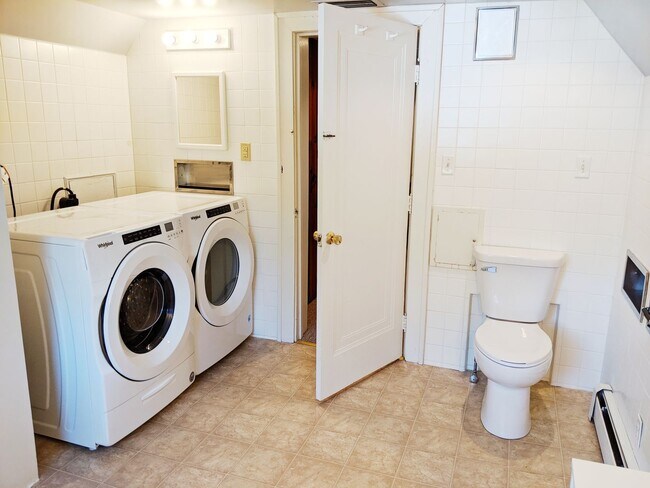 Building Photo - Clark Triplex