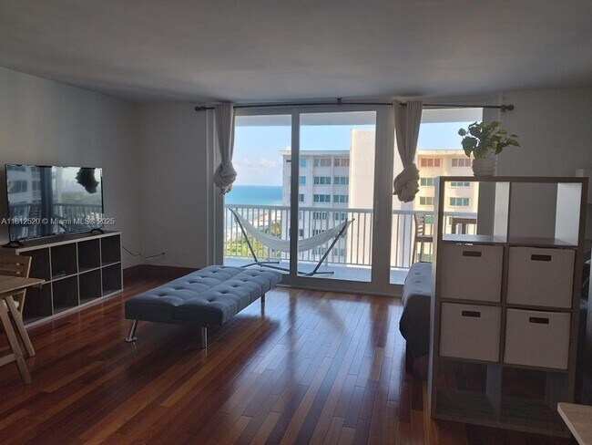 Building Photo - 5401 Collins Ave
