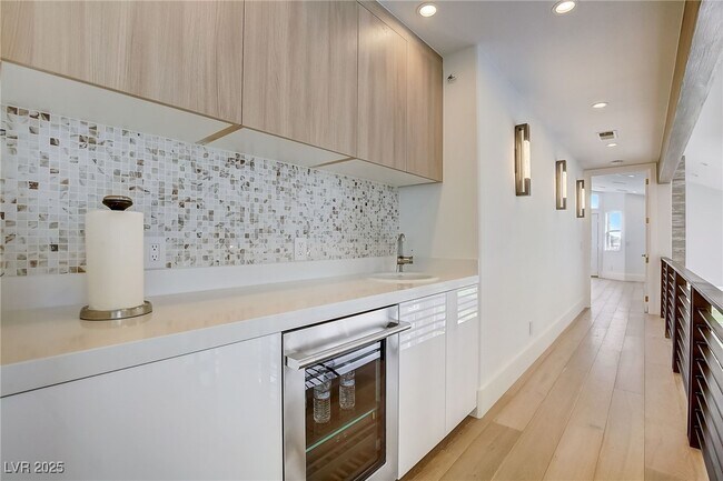 Building Photo - 9116 Eagle Ridge Dr