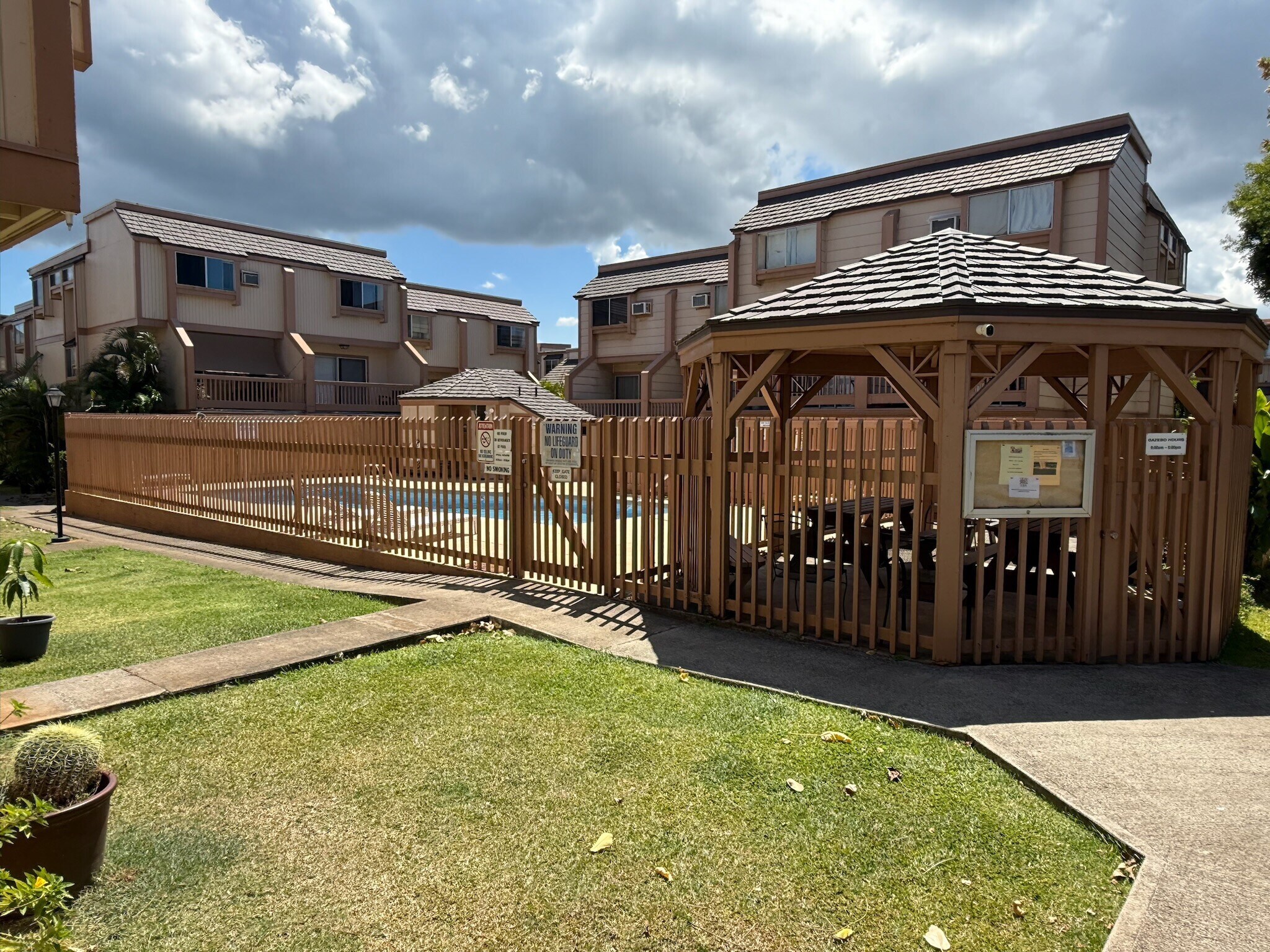 Building Photo - 98-943 Moanalua Rd