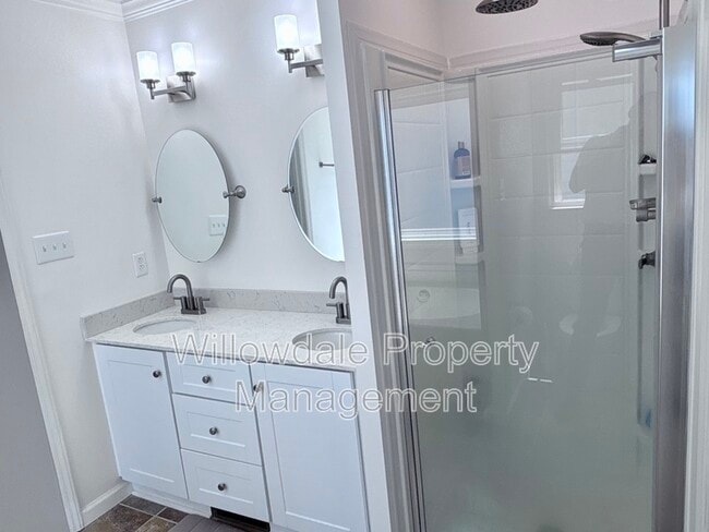 Building Photo - 305 Silvercliff Trail