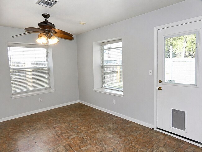 Building Photo - 16810 Deck Ct