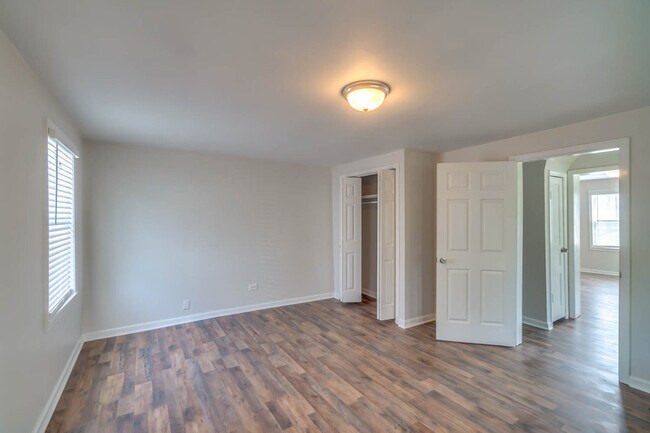 Building Photo - 316 N High St