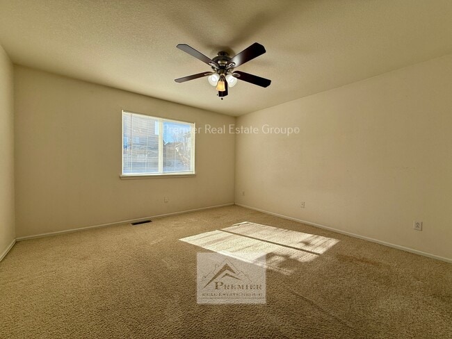 Building Photo - 7395 Creekfront Dr