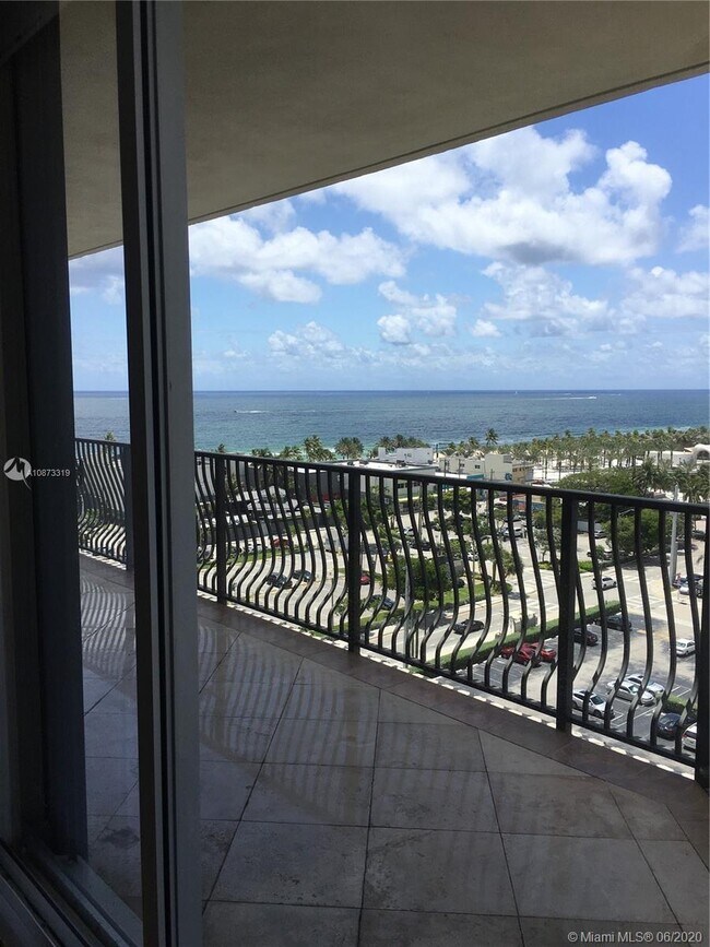 Building Photo - 100 S Birch Rd