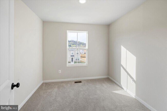 Building Photo - 27 Whimbrel Rd