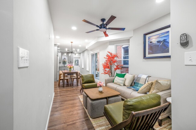 Building Photo - 515 Delamore Pl