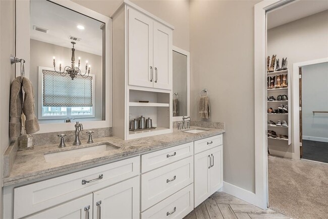 Building Photo - 127 5th St