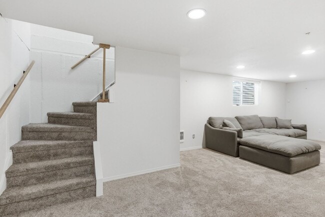 Building Photo - Modern & Cozy Spokane Retreat | Prime Location Near South Hill