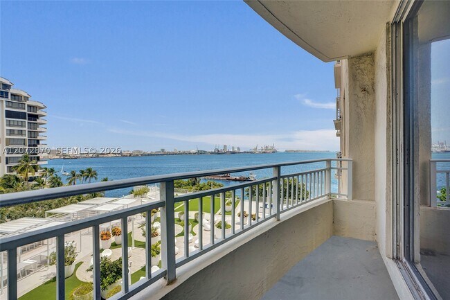 Building Photo - 770 Claughton Island Dr