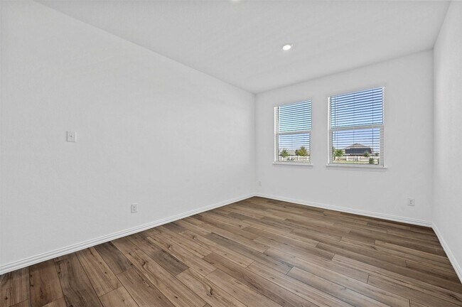 Building Photo - 808 Blackhawk Dr