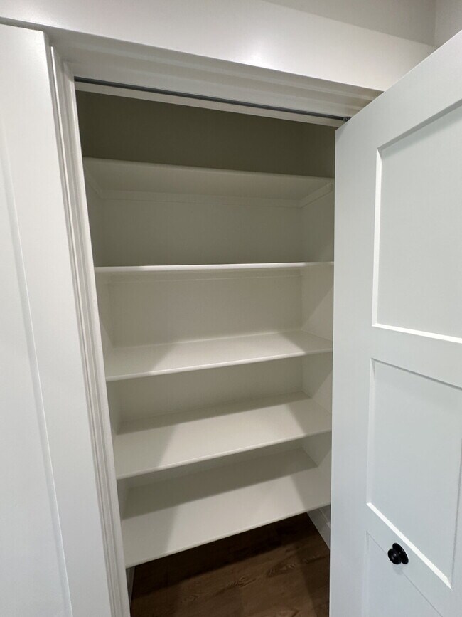 Building Photo - "Charming 3-Bedroom Oasis with Granite Touches in Meridian!"