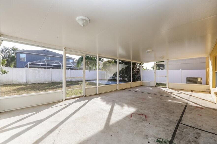 Building Photo - 10435 Frog Pond Dr