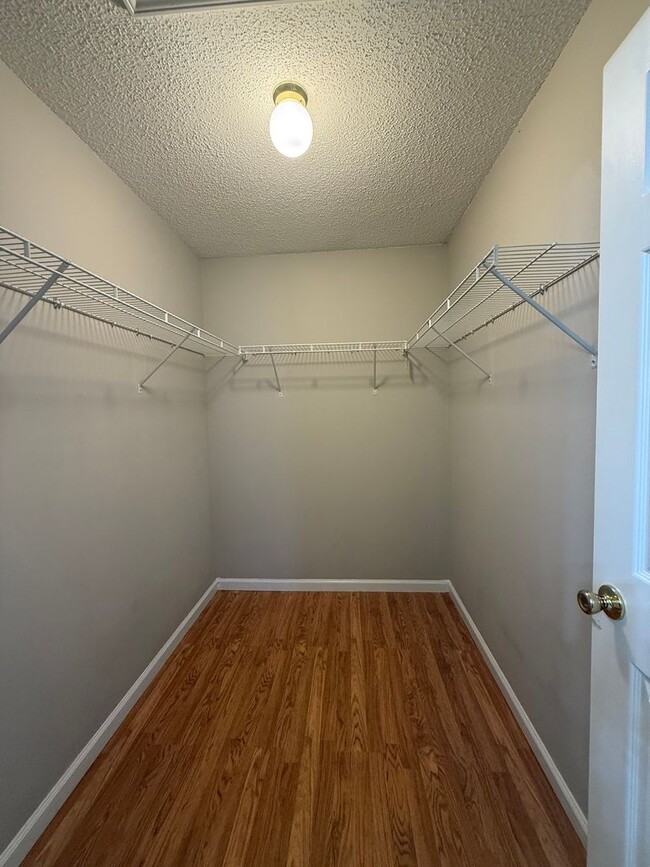 Building Photo - 123 Woodberry Dr