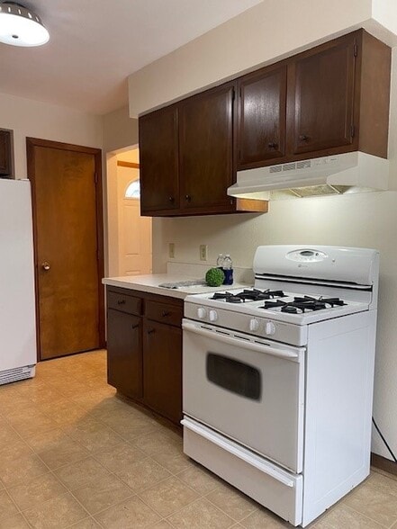 Building Photo - 2107 Judson Ct