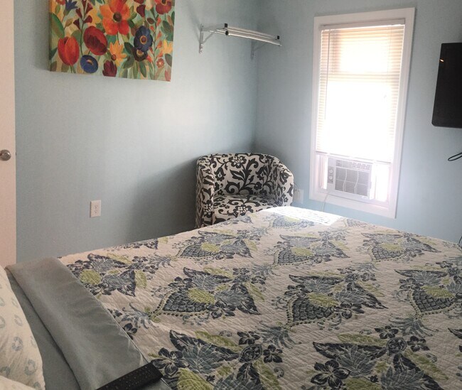 Building Photo - 44 Hancock Ave