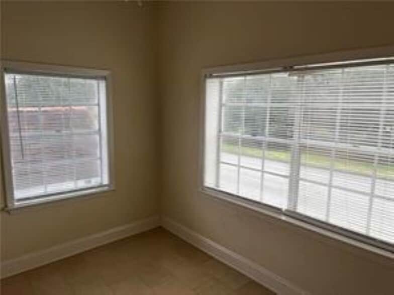 Sun room - 700 Florida Blvd