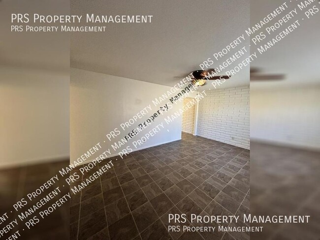 Building Photo - Tempe Condo Available