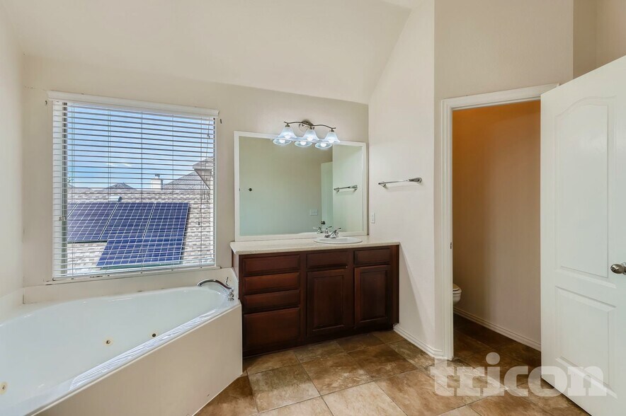 Building Photo - 8698 Fisher Dr