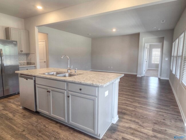 Building Photo - 117 Edensmith Dr