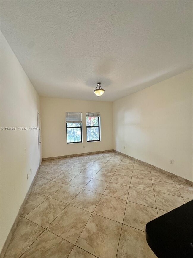 Building Photo - 2000 Monroe St