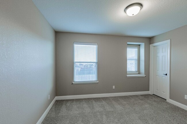 Building Photo - 1605 Constanta Dr