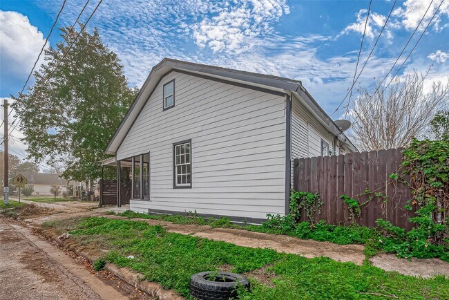 Building Photo - 7422 Avenue I
