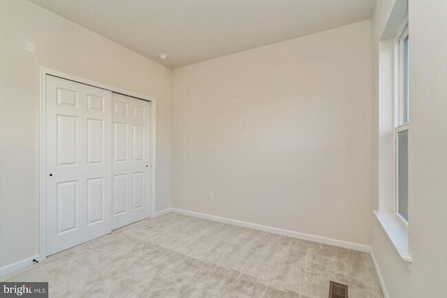 Building Photo - 103 Vaughn Dr Ext