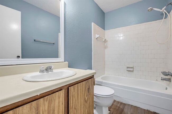 Building Photo - 4830 Hickorygate Dr