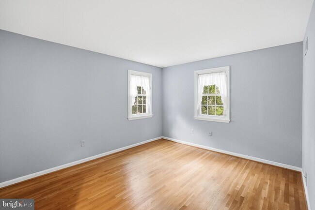 Building Photo - 809 Woodley Dr