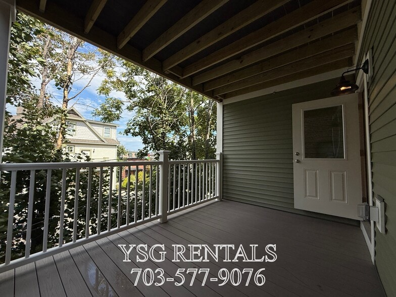 Building Photo - 14 Dorr St