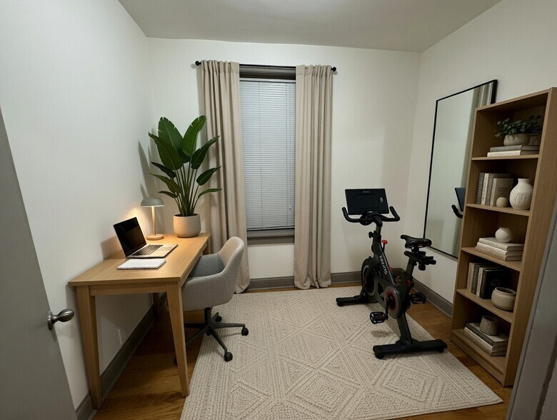 Building Photo - 1809 N Hermitage Ave