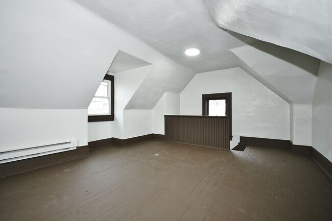 Building Photo - 1243 Evans St