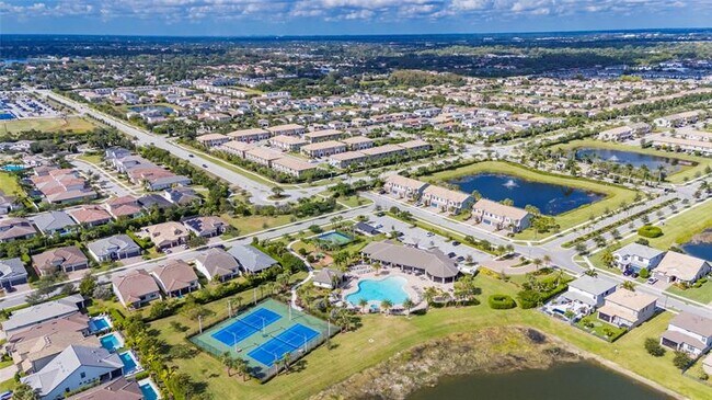 Building Photo - 4828 Chantilly Rd