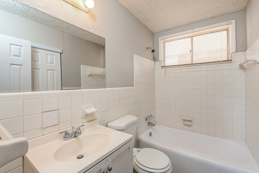 Building Photo - 645 Melrose Dr