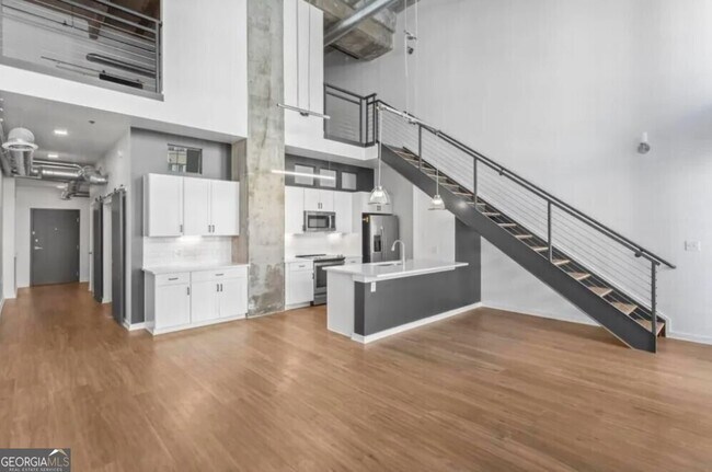 Building Photo - 230 18th St NW