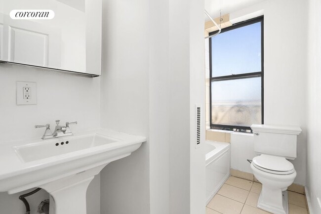 Building Photo - 180 Borinquen Pl