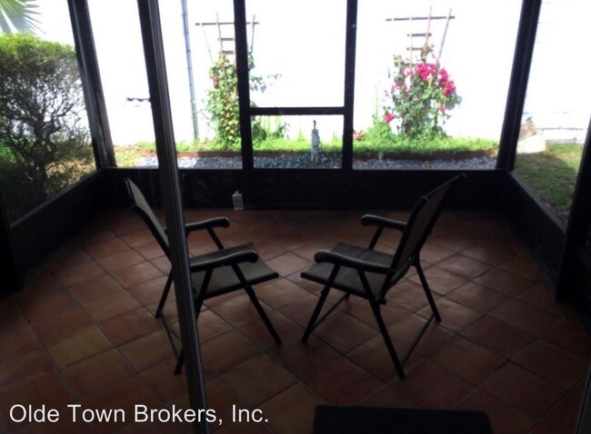 Building Photo - 2 br, 1.5 bath House - 621B E Amelia St.