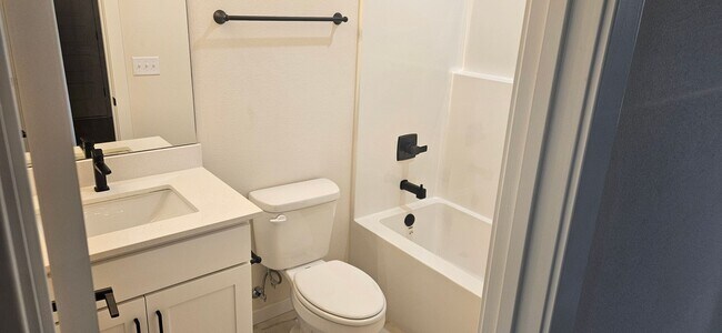 Building Photo - Great Home in Springdale