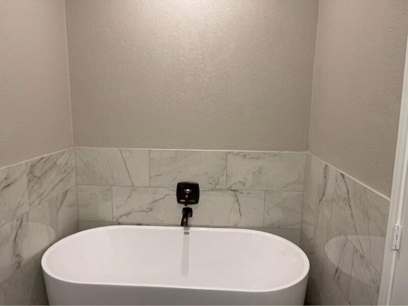 Building Photo - 704 Shoal Crk