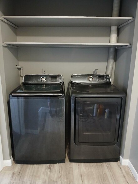 Building Photo - 6319 Newtown Cir