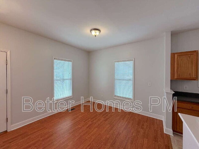 Building Photo - 701 E Martin St