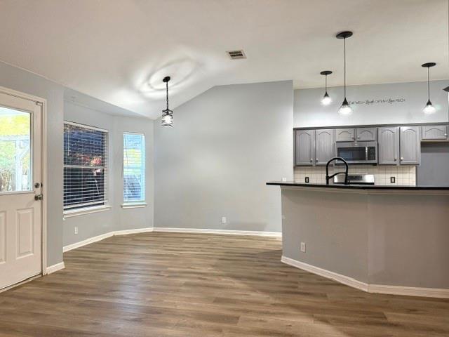 Building Photo - 210 Fistral Dr