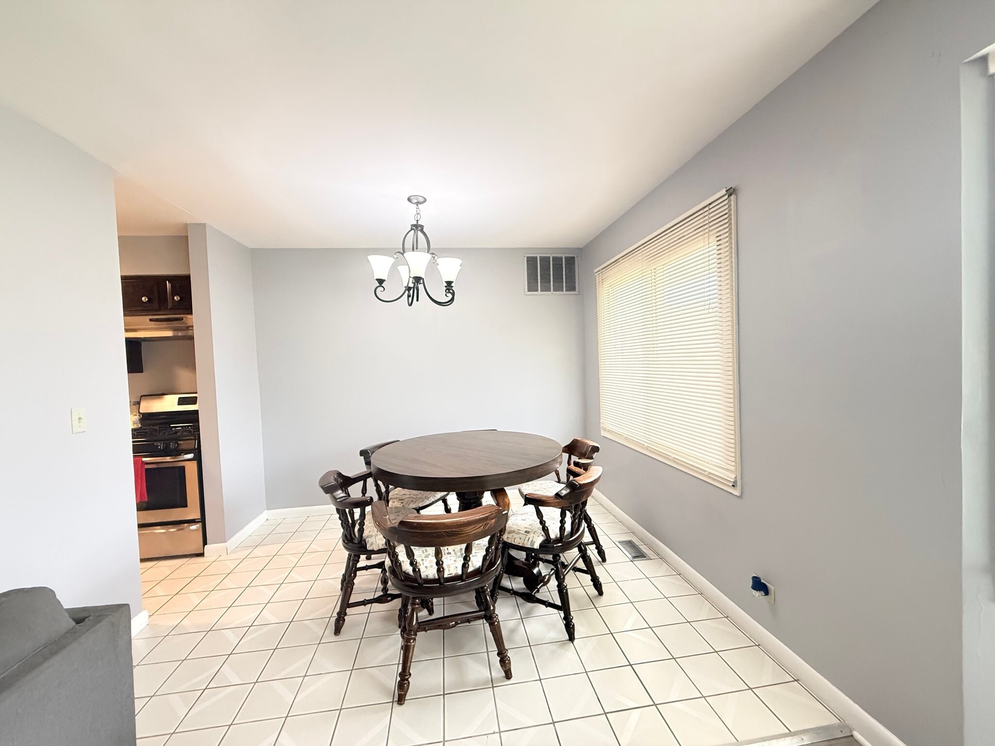 Building Photo - 3108 Roberts Dr