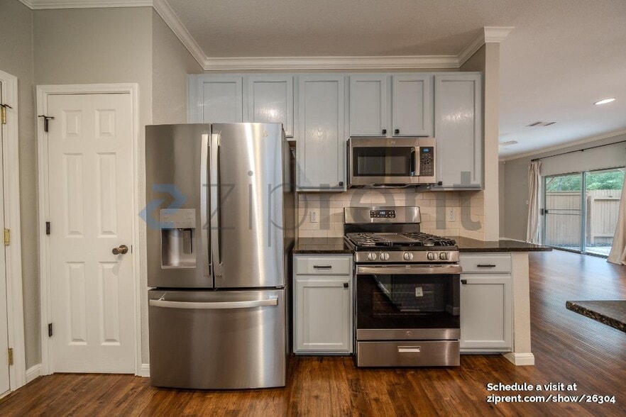 Building Photo - 7501 Shadowridge Run