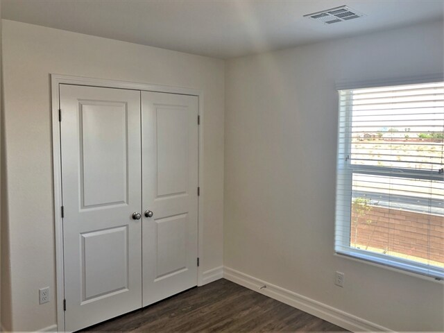 Building Photo - 5872 Petronius St