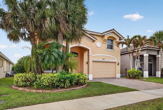 Building Photo - 2237 Newport Isles Blvd